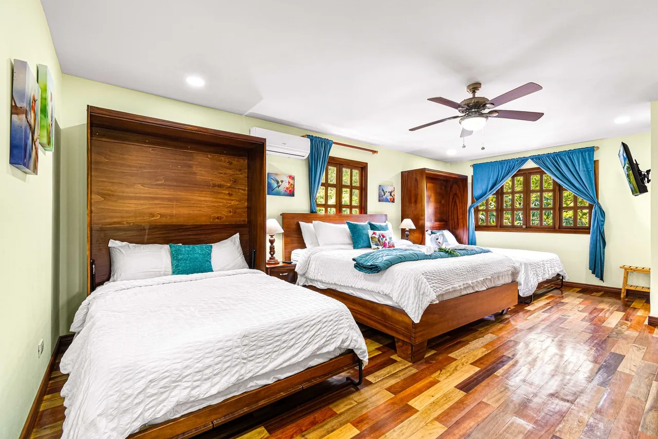 4th level master bed & bath (1)