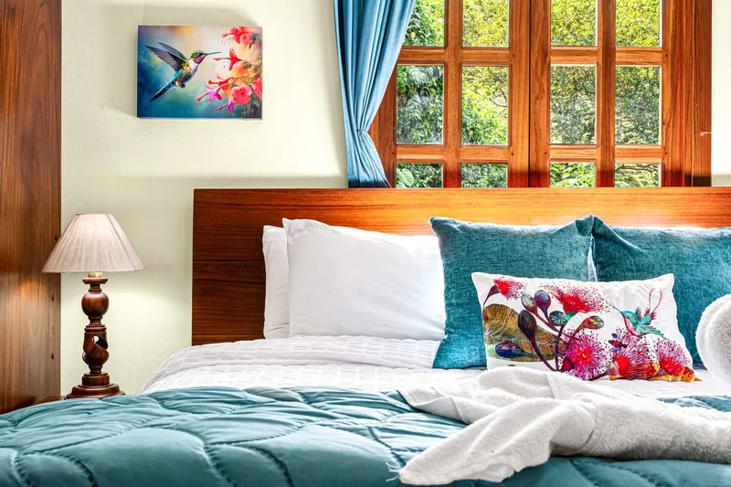 Hummingbird Room at The Majestic Lodge