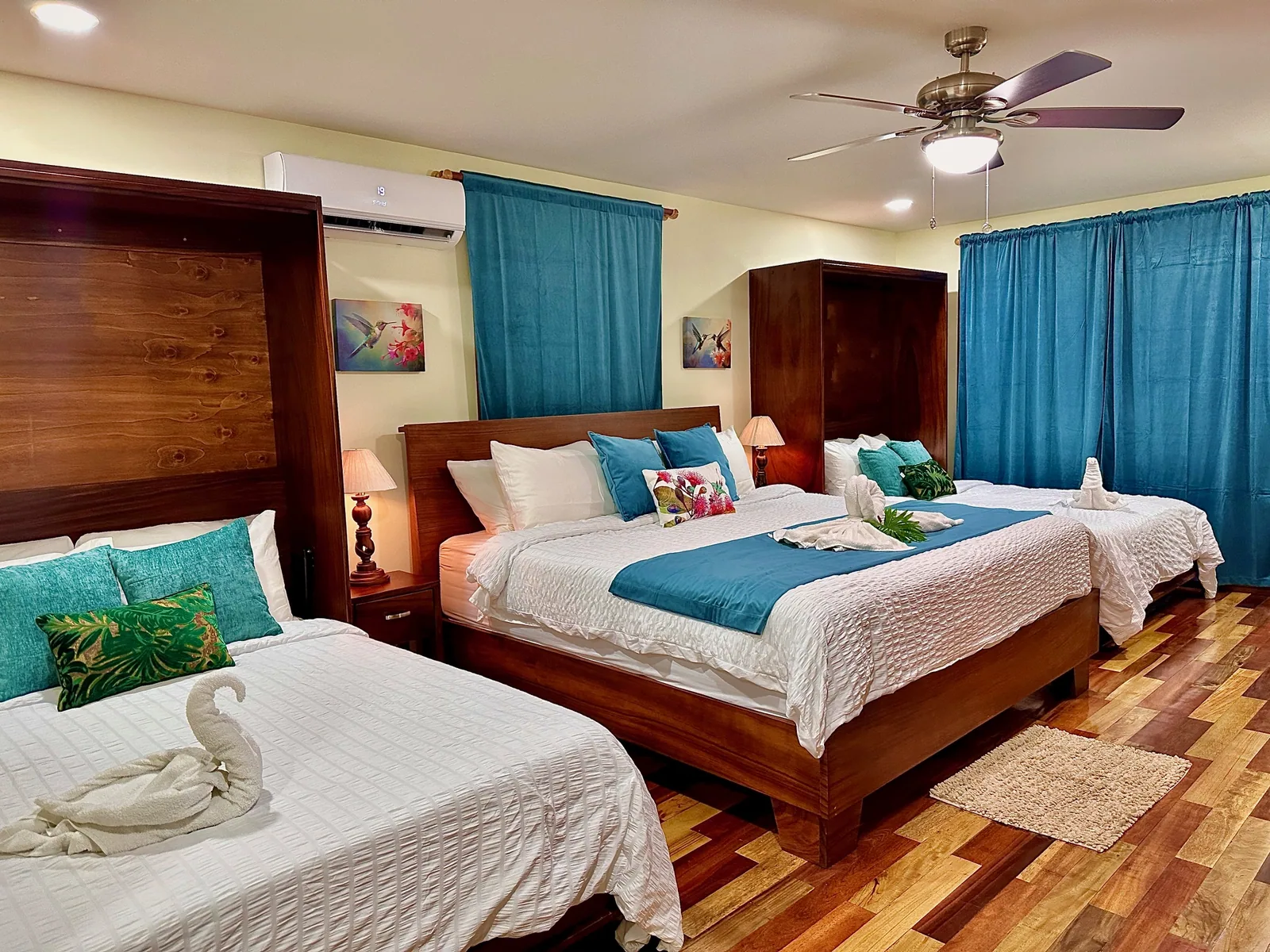 The hummingbird room sleeps 6 at the majestic lodge